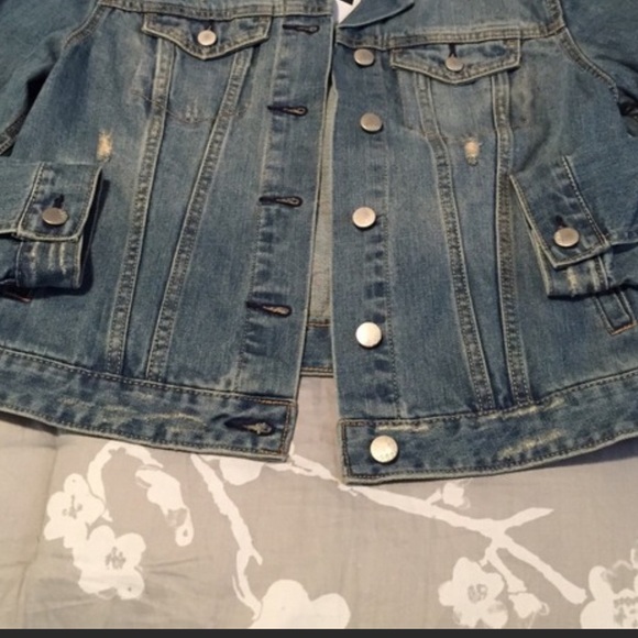 🍁Distressed denim jacket - Picture 3 of 3